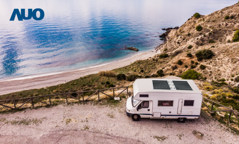 「可撓輕量化太陽光電板SunCurva」使用輕量特殊耐候型複合板取代傳統太陽能板的玻璃前板，不僅降低70%重量，每米平方僅3Kg；具有抗衝擊性能及通過電磁相容性測試，可應用於交通運輸工具，如露營車、遊艇等